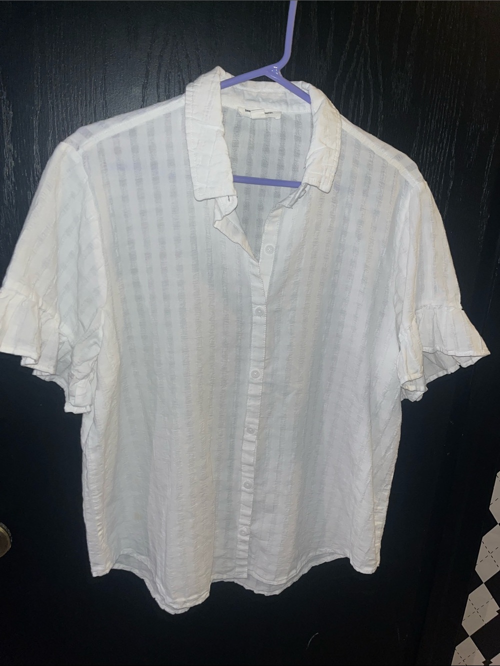 beachlunchlounge White Short-Sleeve Button Down Shirt with Ruffle Sleeves